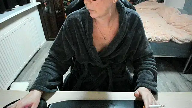 minoesje37 online show from 02/22/25, 09:59