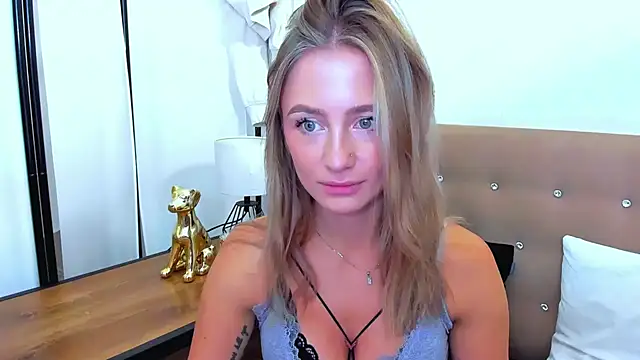 LenaCUTE online show from 10/15/25, 07:52
