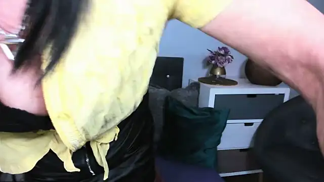 CrystalVip online show from 04/22/26, 04:37