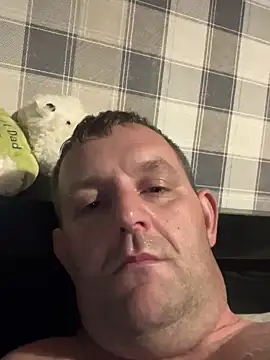 Snapshot of Eddieh2k7 chatting on 10/10/25, 09:03 Eddieh2k7 online show from 10/10/25, 09:03