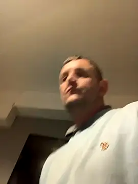 Snapshot of Eddieh2k7 chatting on 11/27/25, 12:13 Eddieh2k7 online show from 11/27/25, 12:13