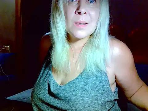 Snapshot of AgoniA7 chatting on 07/16/26, 06:36 AgoniA7 online show from 07/16/26, 06:36