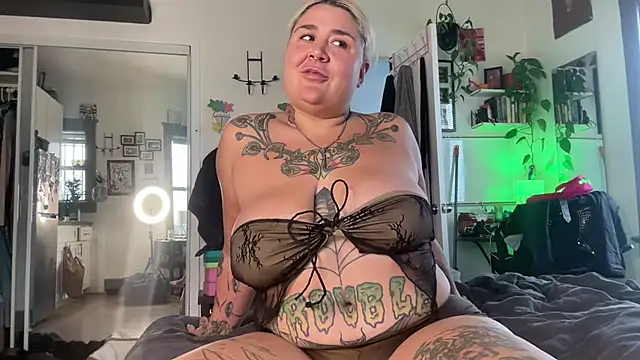 Snapshot of Sad1st1kSadie chatting on 12/22/24, 09:31 Sad1st1kSadie online show from 12/22/24, 09:31