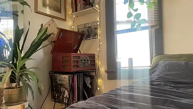 Snapshot of Sad1st1kSadie chatting on 03/07/25, 10:43 Sad1st1kSadie online show from 03/07/25, 10:43