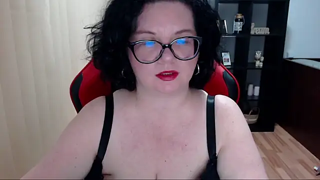 Snapshot of MissTroublle chatting on 09/10/25, 10:04 MissTroublle online show from 09/10/25, 10:04