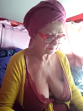 Snapshot of MucMilf59 chatting on 02/27/25, 07:04 MucMilf59 online show from 02/27/25, 07:04
