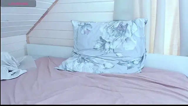 I AM MILF online show from 02/07/25, 11:01