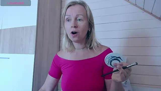 I AM MILF online show from 10/17/25, 08:06