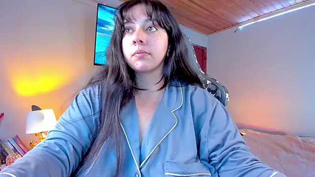 coraline latin online show from 01/25/25, 09:35