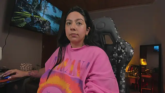 coraline latin online show from 02/12/25, 09:01