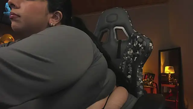 coraline latin online show from 02/16/25, 12:41