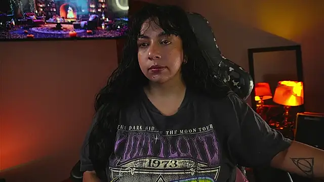 coraline latin online show from 10/25/25, 03:29