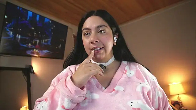 Snapshot of coraline_latin chatting on 05/03/26, 12:55 coraline latin online show from 05/03/26, 12:55