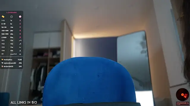 Snapshot of LAUREL_HAZEL chatting on 02/13/25, 01:40 LAUREL HAZEL online show from 02/13/25, 01:40