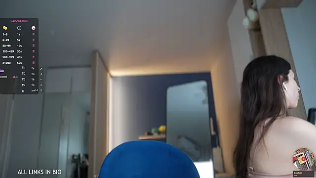 Snapshot of LAUREL_HAZEL chatting on 02/20/25, 07:19 LAUREL HAZEL online show from 02/20/25, 07:19