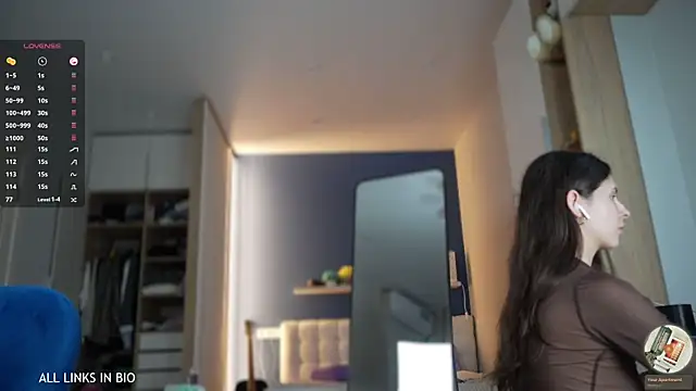 Snapshot of LAUREL_HAZEL chatting on 03/04/25, 07:11 LAUREL HAZEL online show from 03/04/25, 07:11