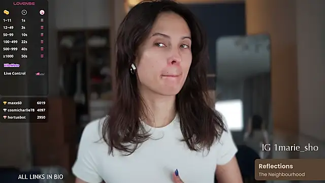 Snapshot of LAUREL_HAZEL chatting on 11/01/25, 10:50 LAUREL HAZEL online show from 11/01/25, 10:50