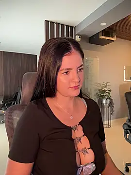 Carolina Novoa online show from 11/03/25, 01:34