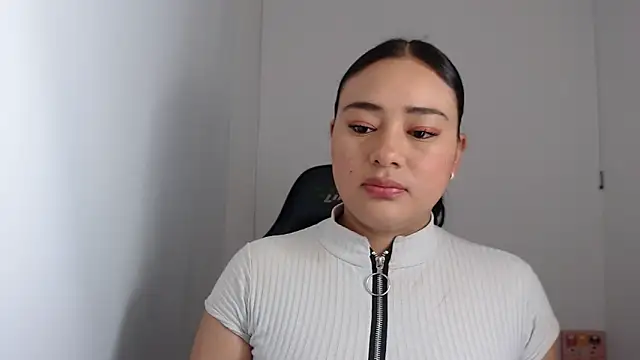 ReyleDoll online show from 12/06/24, 07:56