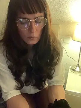 Snapshot of Chic_desire chatting on 02/28/26, 10:00 Chic desire online show from 02/28/26, 10:00