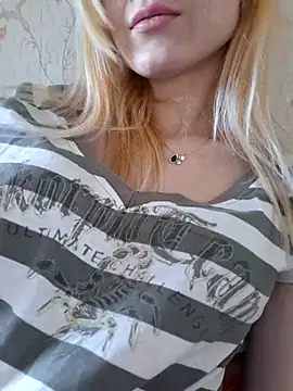 YogisticJuli666 online show from 02/21/25, 09:34