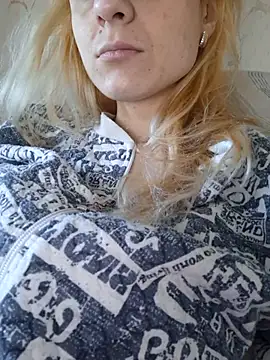 YogisticJuli666 online show from 03/20/25, 06:08