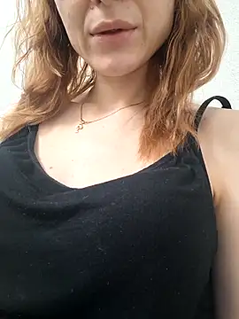 YogisticJuli666 online show from 12/15/25, 08:29