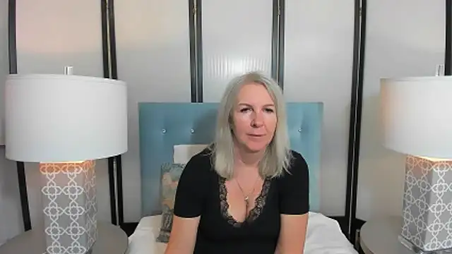 EricaTop online show from 10/30/25, 09:26