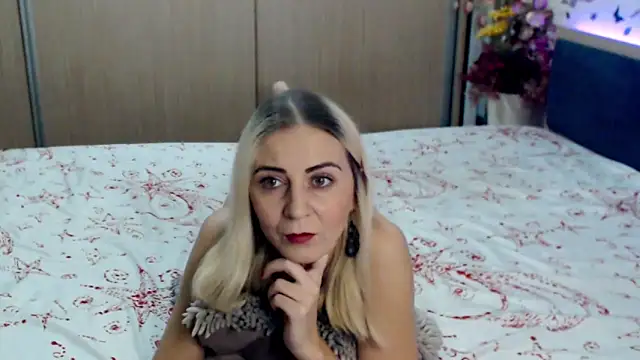 Snapshot of MirabelaSweet chatting on 12/12/24, 08:03 MirabelaSweet online show from 12/12/24, 08:03