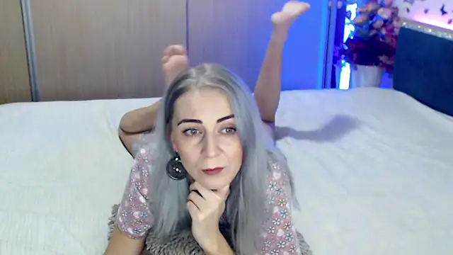 Snapshot of MirabelaSweet chatting on 12/29/24, 04:51 MirabelaSweet online show from 12/29/24, 04:51