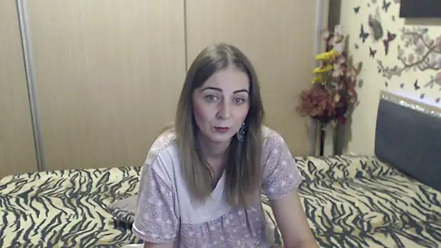 Snapshot of MirabelaSweet chatting on 03/17/26, 09:12 MirabelaSweet online show from 03/17/26, 09:12