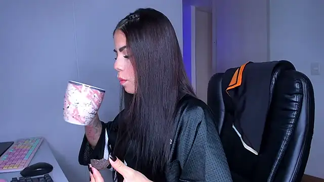 Lisegg  online show from 04/16/26, 01:45