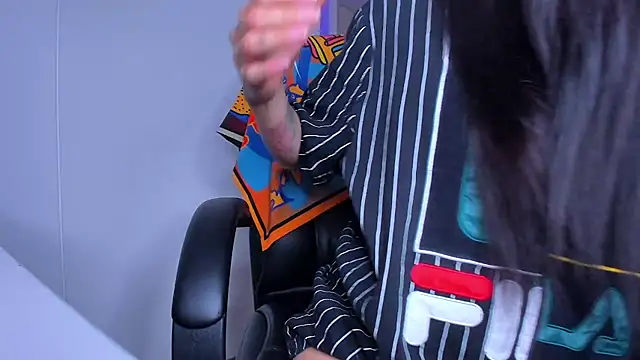 Lisegg  online show from 04/23/26, 09:06