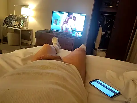 Snapshot of lilpervt chatting on 10/19/25, 09:10 lilpervt online show from 10/19/25, 09:10