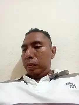 Snapshot of desnudo_Sexoxo chatting on 12/23/24, 04:12 desnudo Sexoxo online show from 12/23/24, 04:12