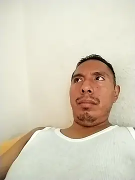 Snapshot of desnudo_Sexoxo chatting on 02/16/25, 04:42 desnudo Sexoxo online show from 02/16/25, 04:42