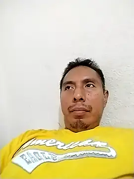 Snapshot of desnudo_Sexoxo chatting on 03/07/25, 02:25 desnudo Sexoxo online show from 03/07/25, 02:25