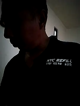 Snapshot of desnudo_Sexoxo chatting on 12/17/25, 06:25 desnudo Sexoxo online show from 12/17/25, 06:25