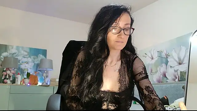 lara heaven online show from 10/20/25, 06:03