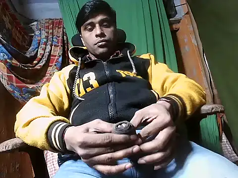 Snapshot of desiboy1101 chatting on 12/06/24, 03:30 desiboy1101 online show from 12/06/24, 03:30