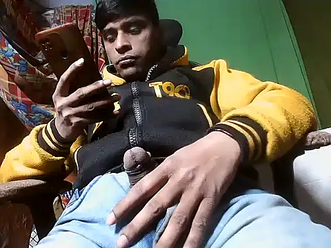 Snapshot of desiboy1101 chatting on 12/17/24, 03:28 desiboy1101 online show from 12/17/24, 03:28