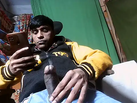 Snapshot of desiboy1101 chatting on 01/02/25, 01:19 desiboy1101 online show from 01/02/25, 01:19