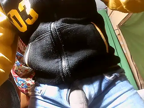 Snapshot of desiboy1101 chatting on 01/03/25, 03:38 desiboy1101 online show from 01/03/25, 03:38