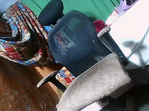 Snapshot of desiboy1101 chatting on 01/24/25, 03:32 desiboy1101 online show from 01/24/25, 03:32