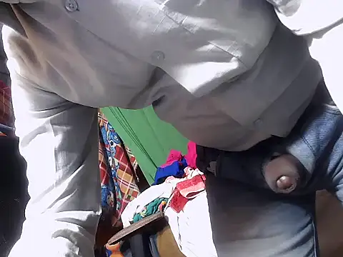 Snapshot of desiboy1101 chatting on 01/29/25, 03:33 desiboy1101 online show from 01/29/25, 03:33