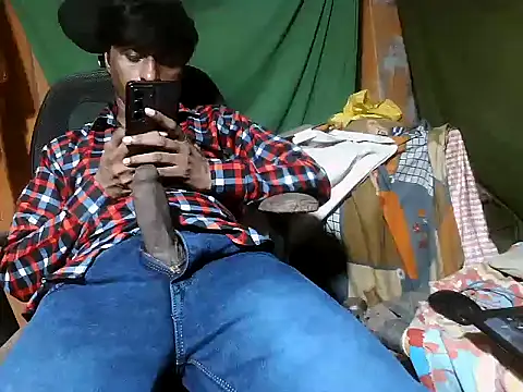 Snapshot of desiboy1101 chatting on 06/03/26, 02:19 desiboy1101 online show from 06/03/26, 02:19