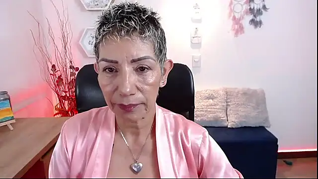 Snapshot of DevoraRose chatting on 05/28/26, 09:39 DevoraRose online show from 05/28/26, 09:39