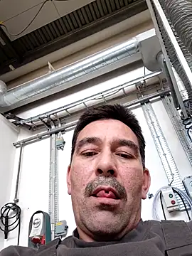 dick81 online show from 05/15/26, 01:51