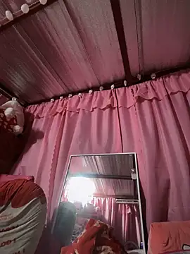 Snapshot of sweetieme chatting on 09/19/25, 12:39 sweetieme online show from 09/19/25, 12:39