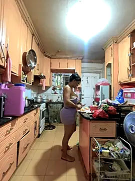 Snapshot of sweetieme chatting on 11/19/25, 01:05 sweetieme online show from 11/19/25, 01:05